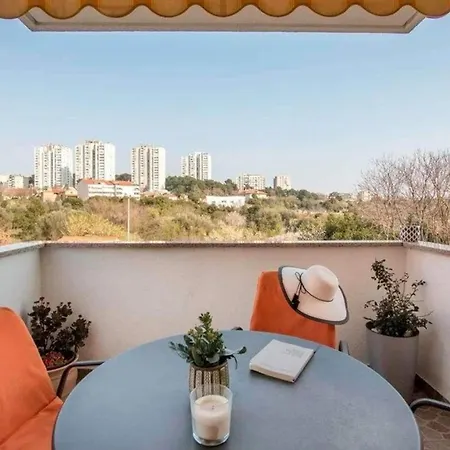 Fuer 4 Personen Ca 60 Qm In Verudela, Istrien Istrische Riviera Apartment *