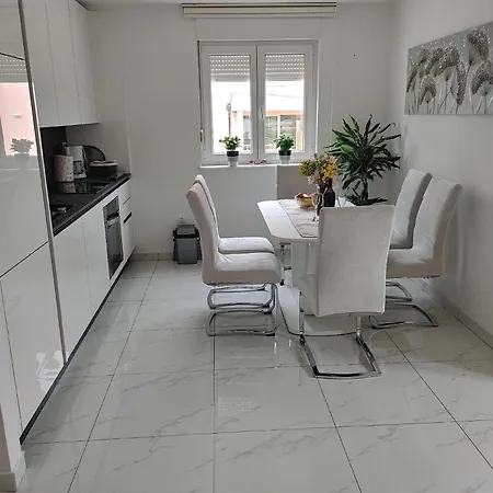 Fuer 4 Personen Ca 60 Qm In Verudela, Istrien Istrische Riviera Apartment *